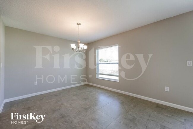 Building Photo - 619 Lindbergh Wy