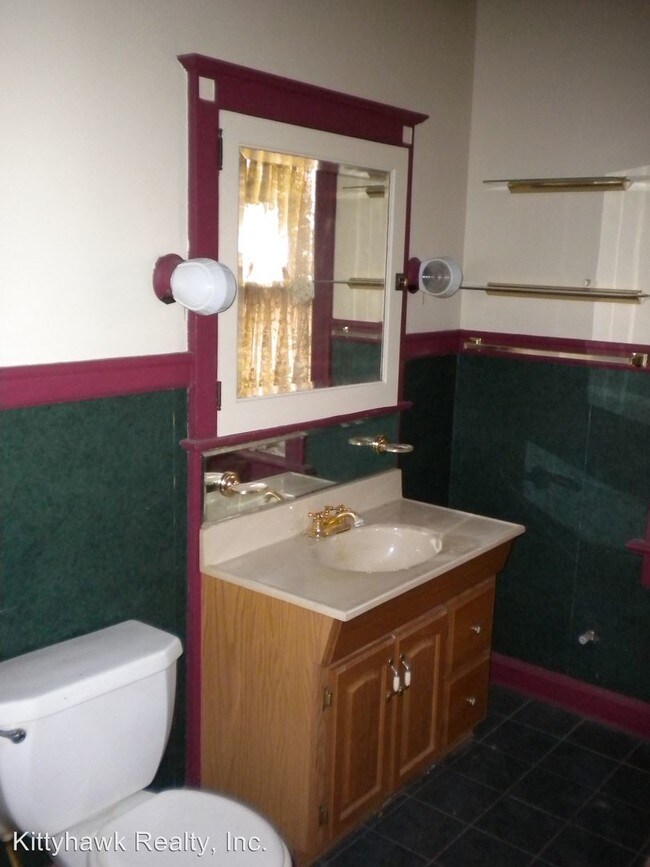 Foto del edificio - 1628 E 5th St