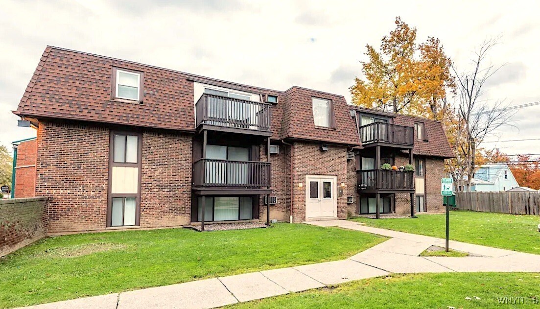 Foto principal - 7 Sheridan Dr