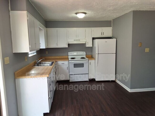 Foto del edificio - 1221 Clear Ridge Ln