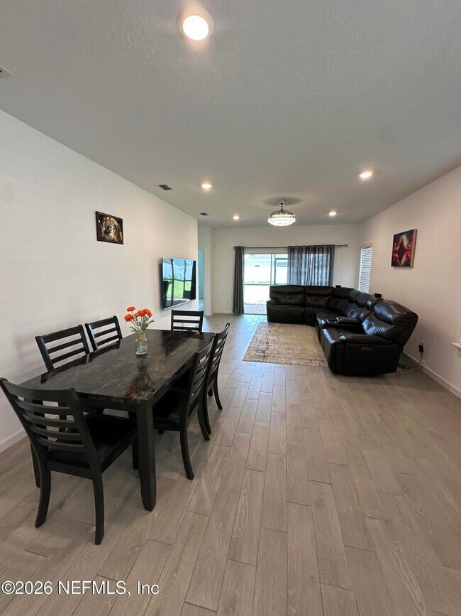 Building Photo - 4002 Haydon Burns Pl