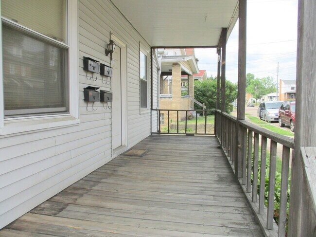 Building Photo - 1111 Lenz Ave