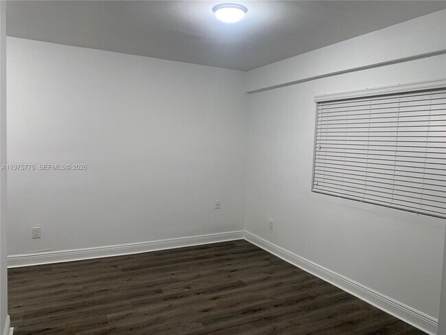 Foto del edificio - 1218 Salzedo St