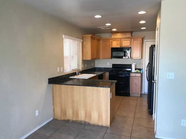 Foto del edificio - 3 bed/2.5 bath in Mountains Edge 89178