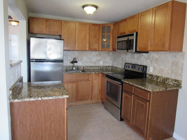 Kitchen - 411 N Halifax Ave