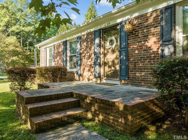 Building Photo - 6109 Whittier Dr