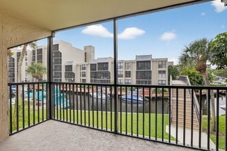 Building Photo - 2 E Royal Palm Rd