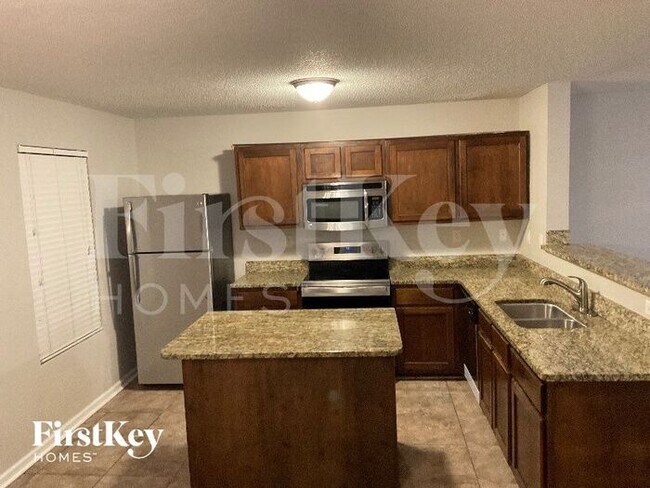 Foto del edificio - 7760 Freehold Dr