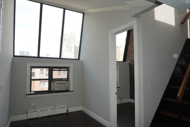 Building Photo - 232 W 14th St