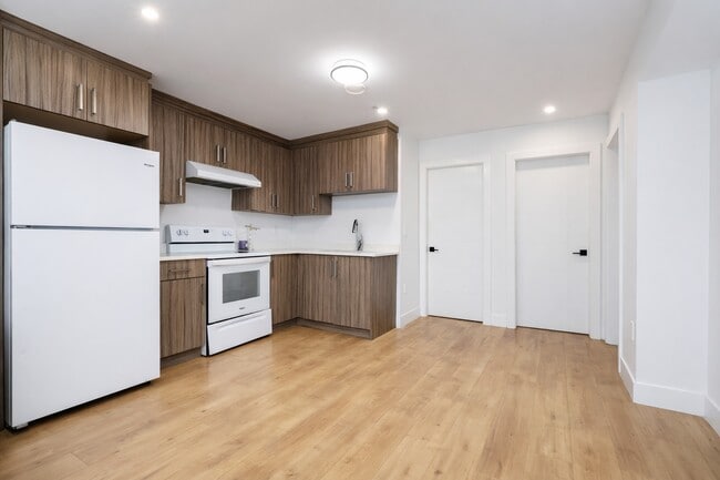 Building Photo - 36665 Carl Creek Cres