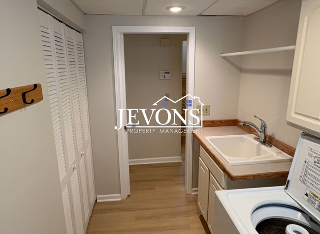 Foto del edificio - 802 S 31st St