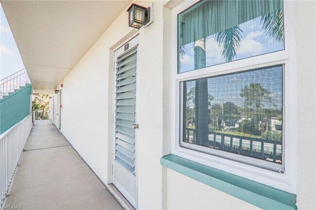 Building Photo - 1660 Pine Valley Dr