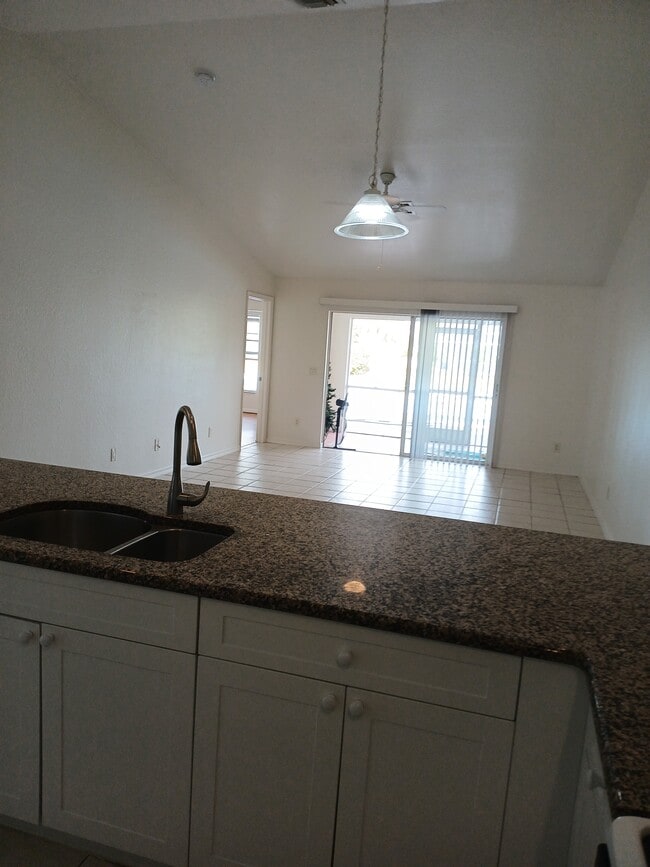 Kitchen-great room - 1411 Gleason Pky