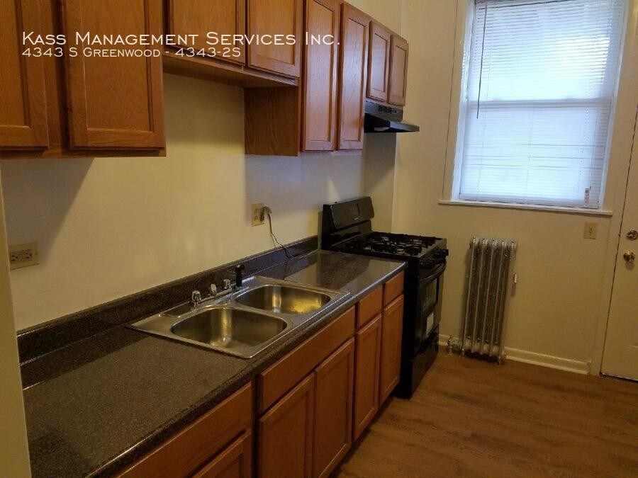 Foto principal - 4343 S Greenwood Ave