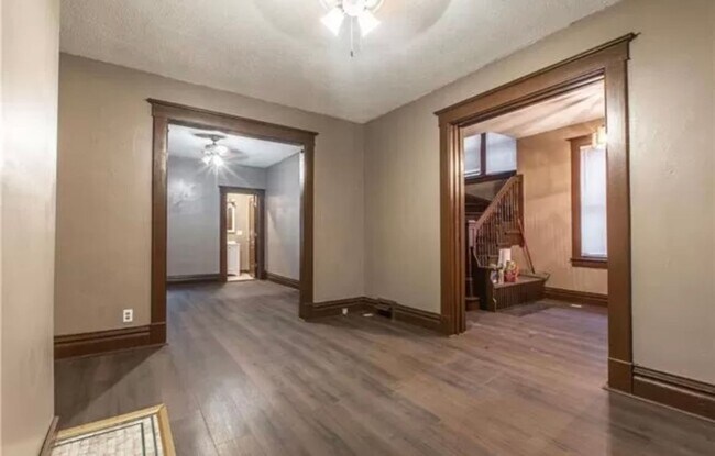 Foto del edificio - Beautiful 2 Story 3 Bedroom Northeast Home...