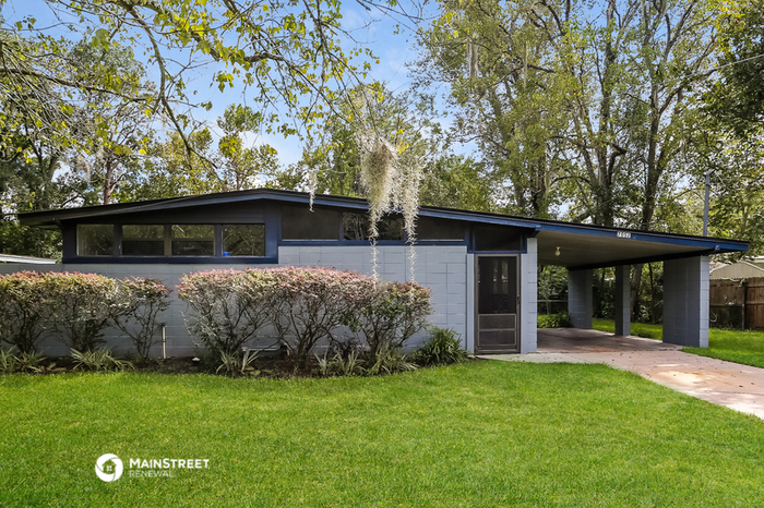 Primary Photo - 7052 Clovis Rd