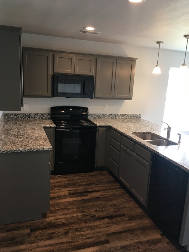 kitchen - 1022 N Plum St