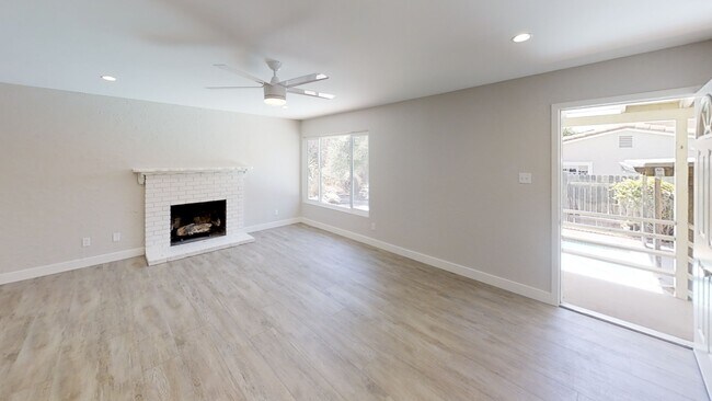 Building Photo - 5867 Baja Dr
