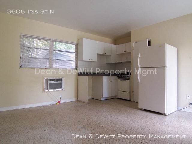 Building Photo - Small Affordable Duplex Studio Apartment