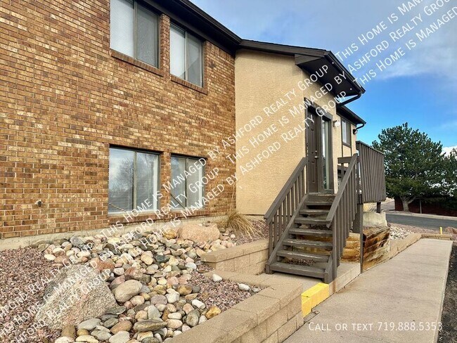 Building Photo - 1120 Yuma St