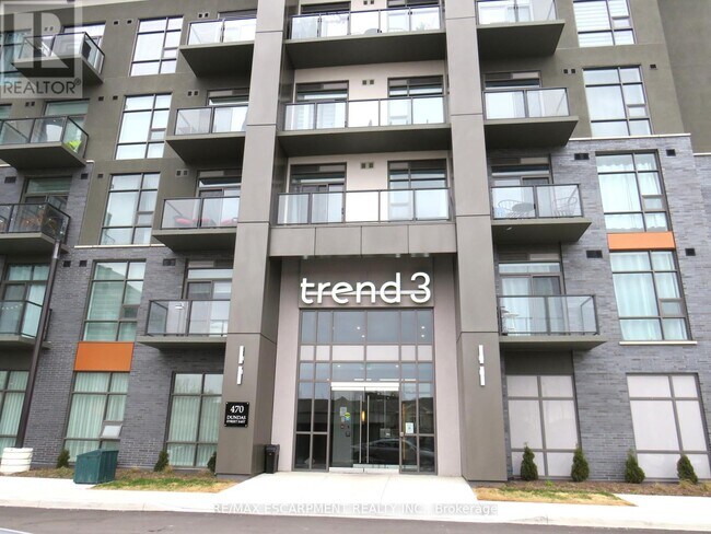 Building Photo - 470-470 Dundas St E