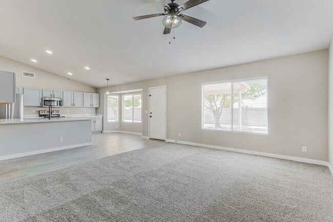Foto del edificio - 8145 E Encanto St