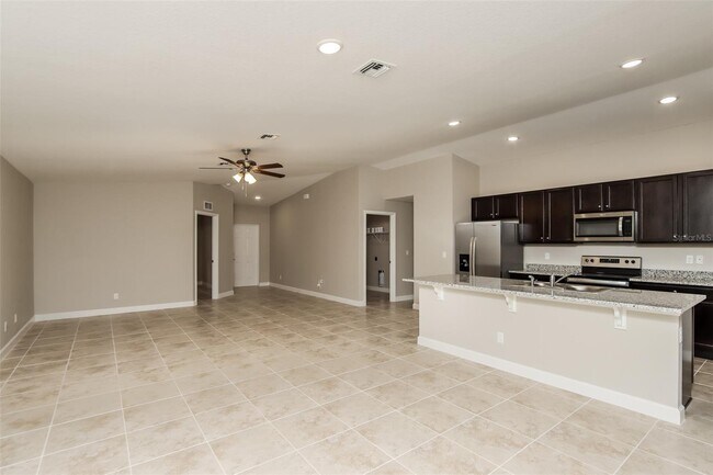 Foto del edificio - 3241 Hall Rd SE