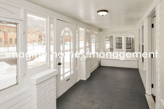 Building Photo - 14327 Bayes Ave