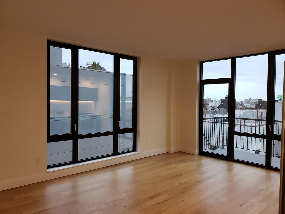 Primary Photo - 2100 Bedford Ave