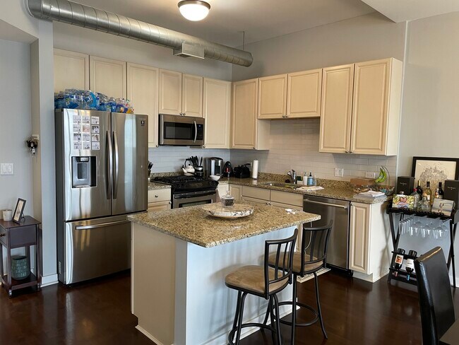 Kitchen - 901 W Madison St