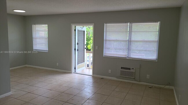 Foto del edificio - 287 Norwich L