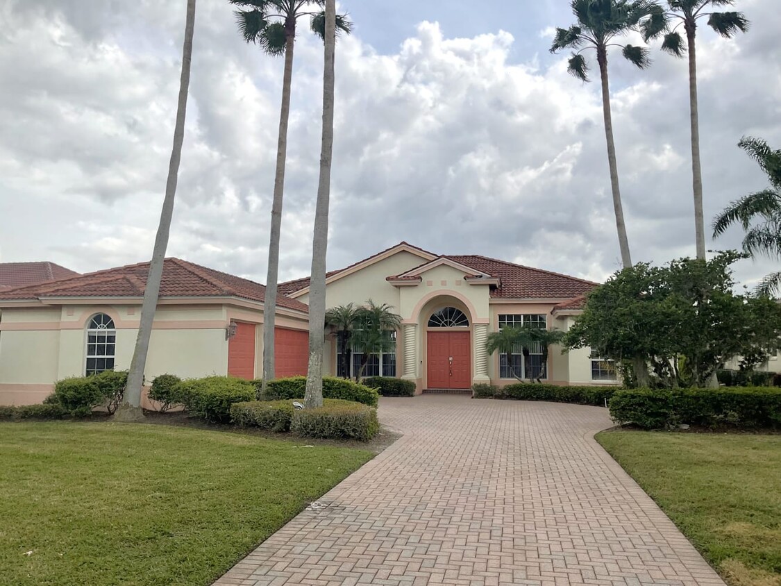 Primary Photo - 10523 Bermuda Isle Dr