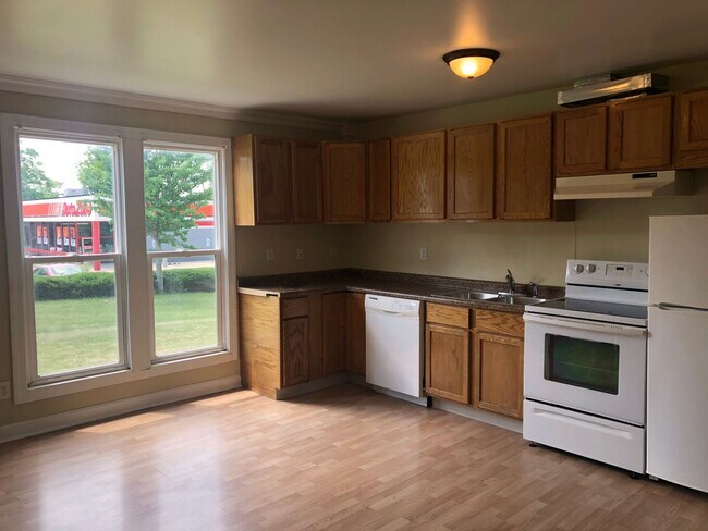 Foto del edificio - 704 E Main St