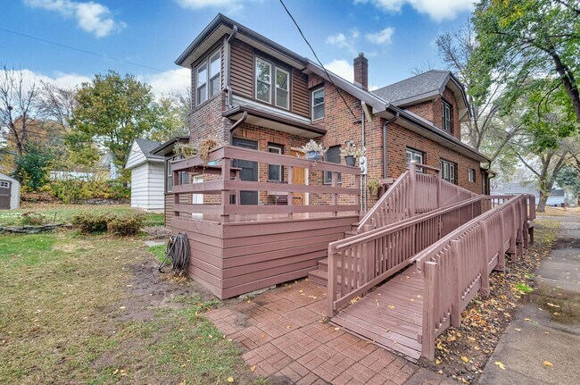 Back deck - 736 Orange Ave E