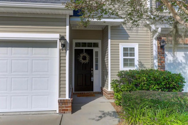 Building Photo - Lovely townhome in Carolina Bay