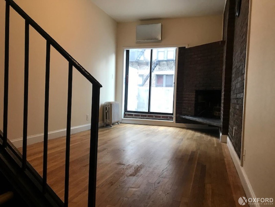 Primary Photo - 304 E 78th St