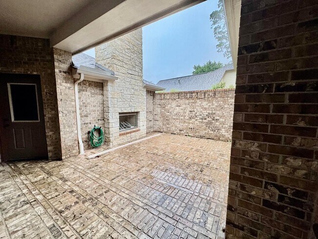 Building Photo - 54 Driftdale Pl