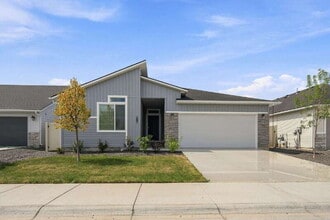 Building Photo - 297 N Madrone Ave