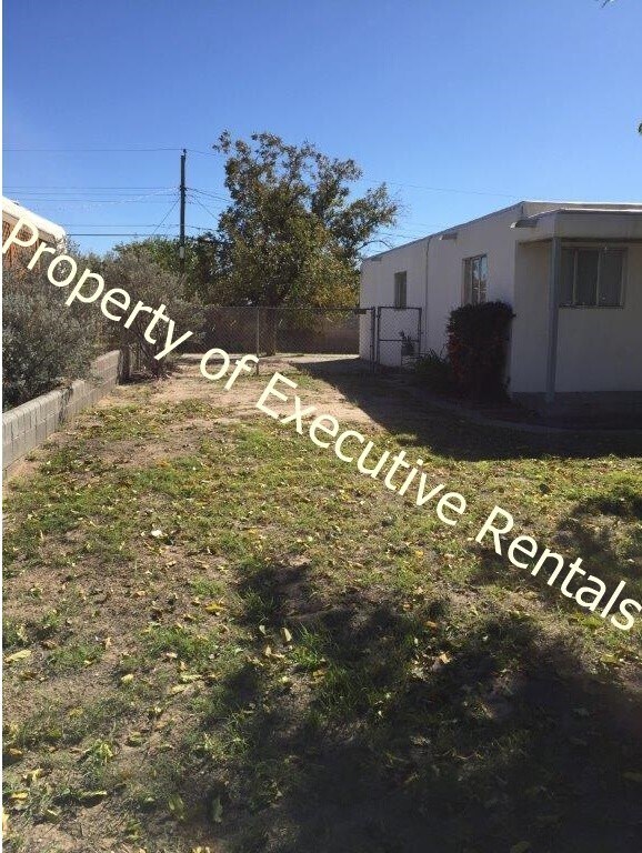 Foto del edificio - 2324 E Idaho Ave