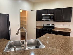 Building Photo - 9532 Knopfler Ln