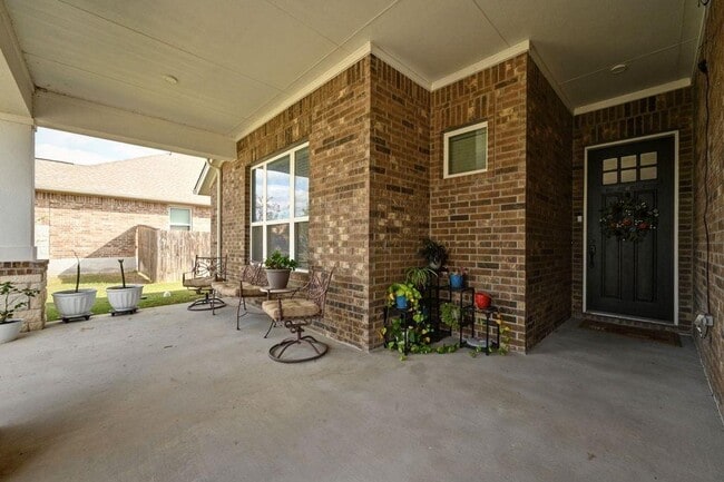 Building Photo - 216 Helena Ln