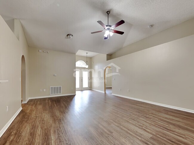 Foto del edificio - 1844 Saga Ct