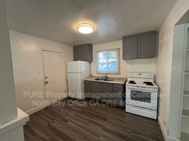 Foto del edificio - 530 Talmage Rd