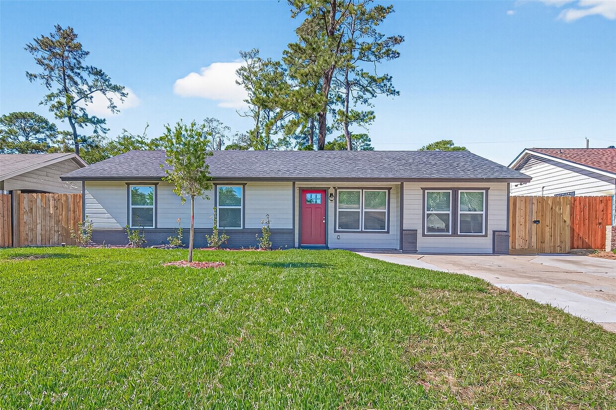 Foto principal - 10531 Royal Oaks Dr