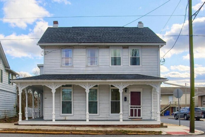 Foto principal - 223 W Main St