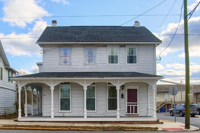 Primary Photo - 223 W Main St