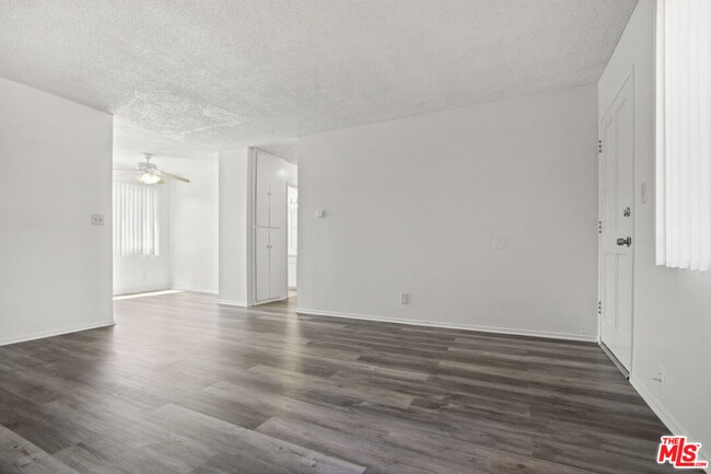 Building Photo - 14108 Doty Ave