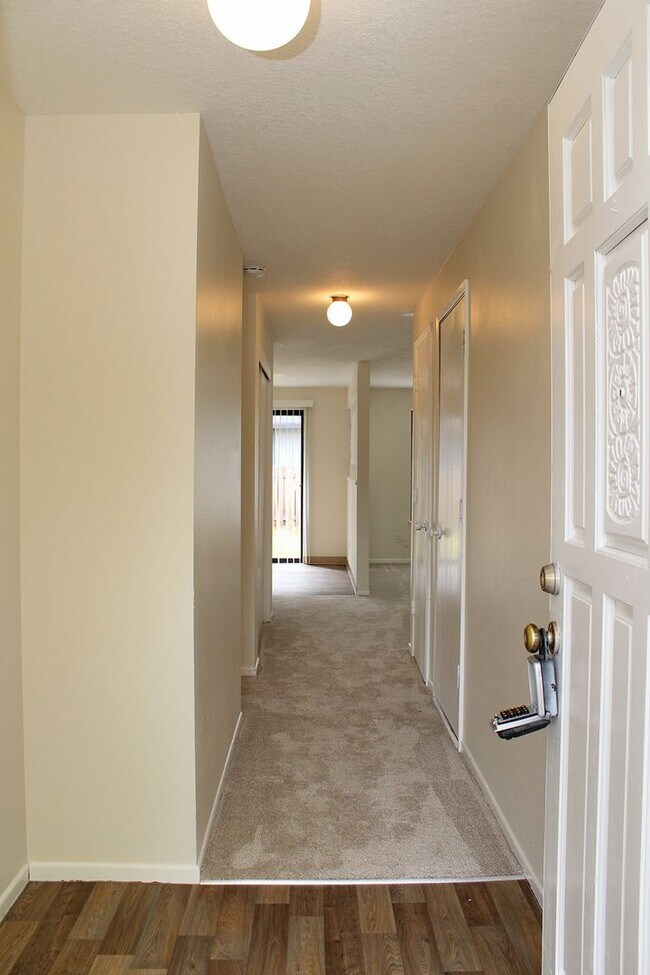 Foto del edificio - 804-804 SW 29th Way
