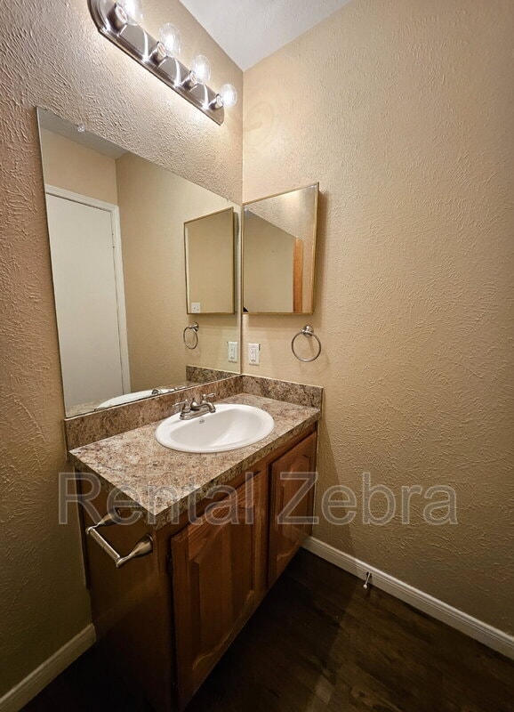 Building Photo - 3128 Woodlark Dr