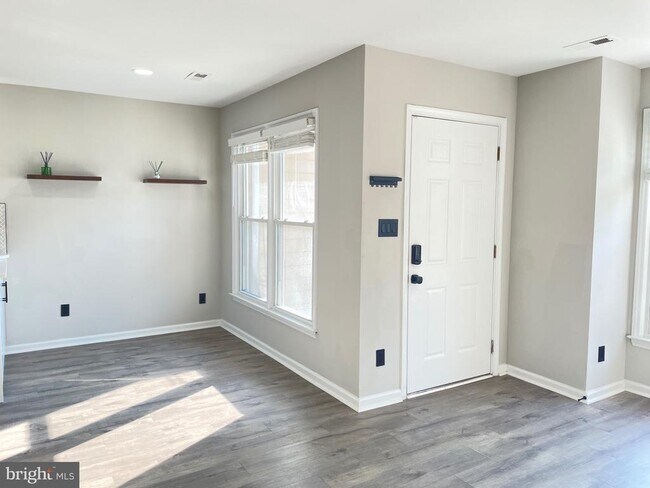 Foto del edificio - 6013 Rabbit Hill Ct